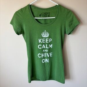 The Chive “Keep Calm and Chive On”Y2K Green Short Sleeve Fitted Women’s Tee